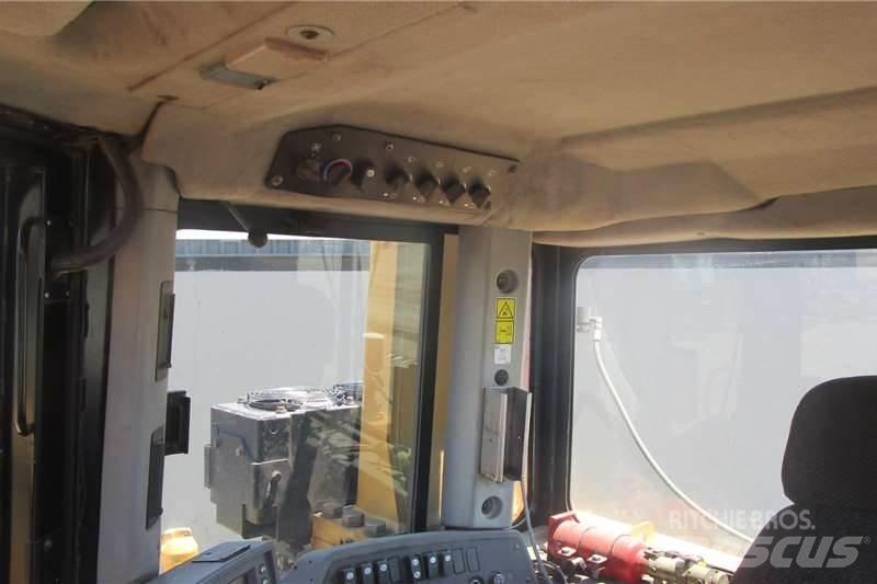 CAT D9T lánctalpas dózerek