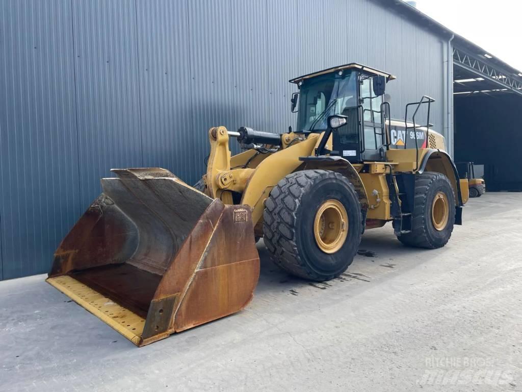 CAT 966M Gumikerekes homlokrakodók
