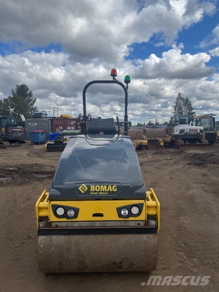 Bomag 120 Ikerdobos hengerek
