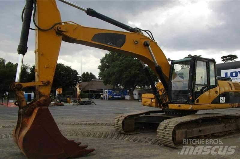 CAT 324D Mini kotrók < 7t