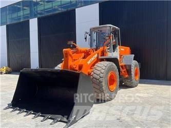 Hitachi LX 210 E Gumikerekes homlokrakodók