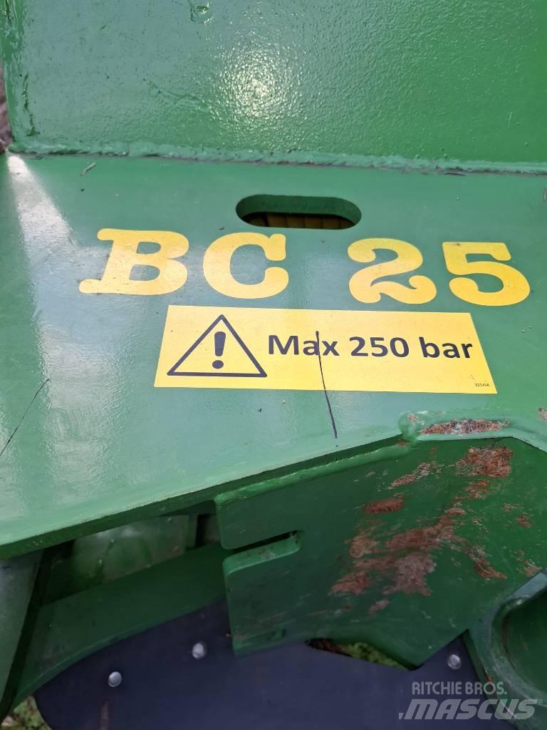 Farma BC 25 Fa hántoló, vágó, aprító