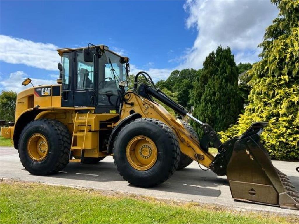 CAT 930H Gumikerekes homlokrakodók