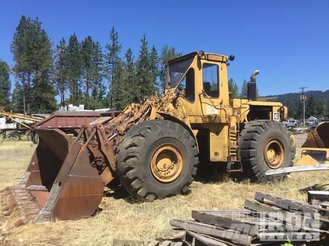 CAT 980 B Gumikerekes homlokrakodók