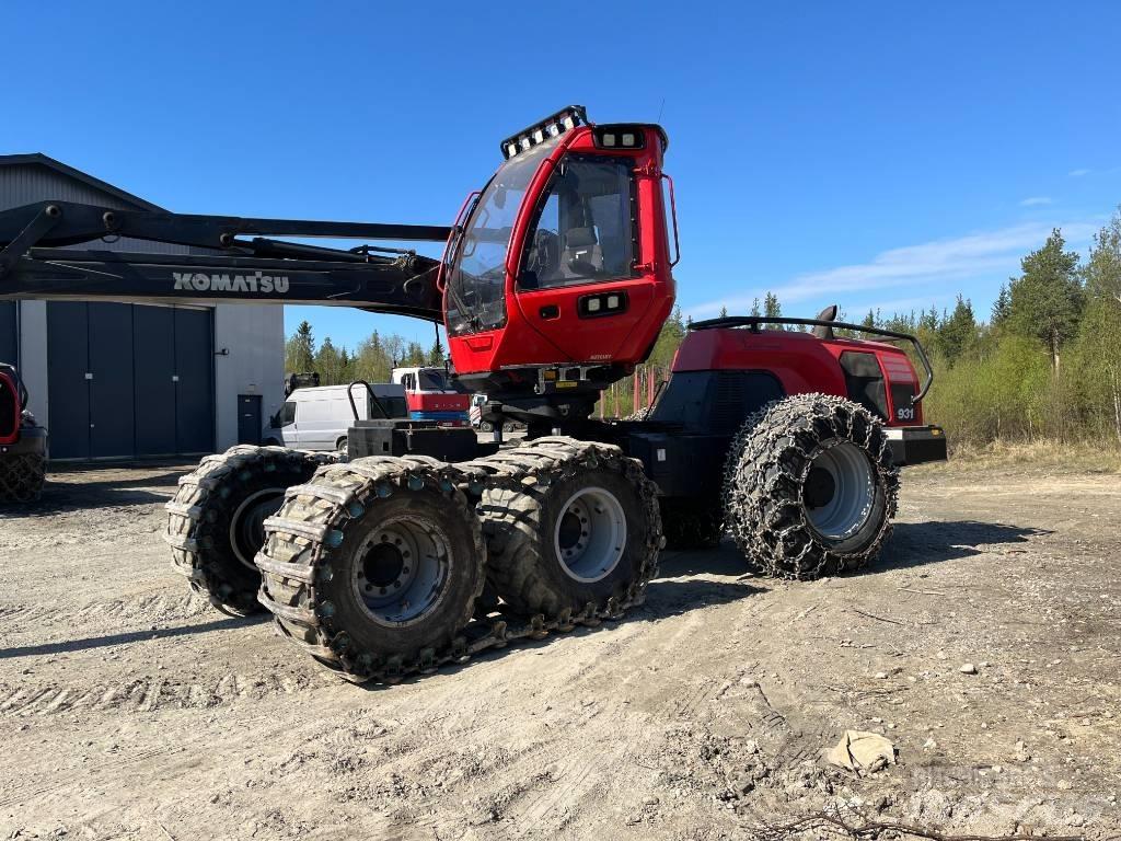 Komatsu 931 Betakarítók