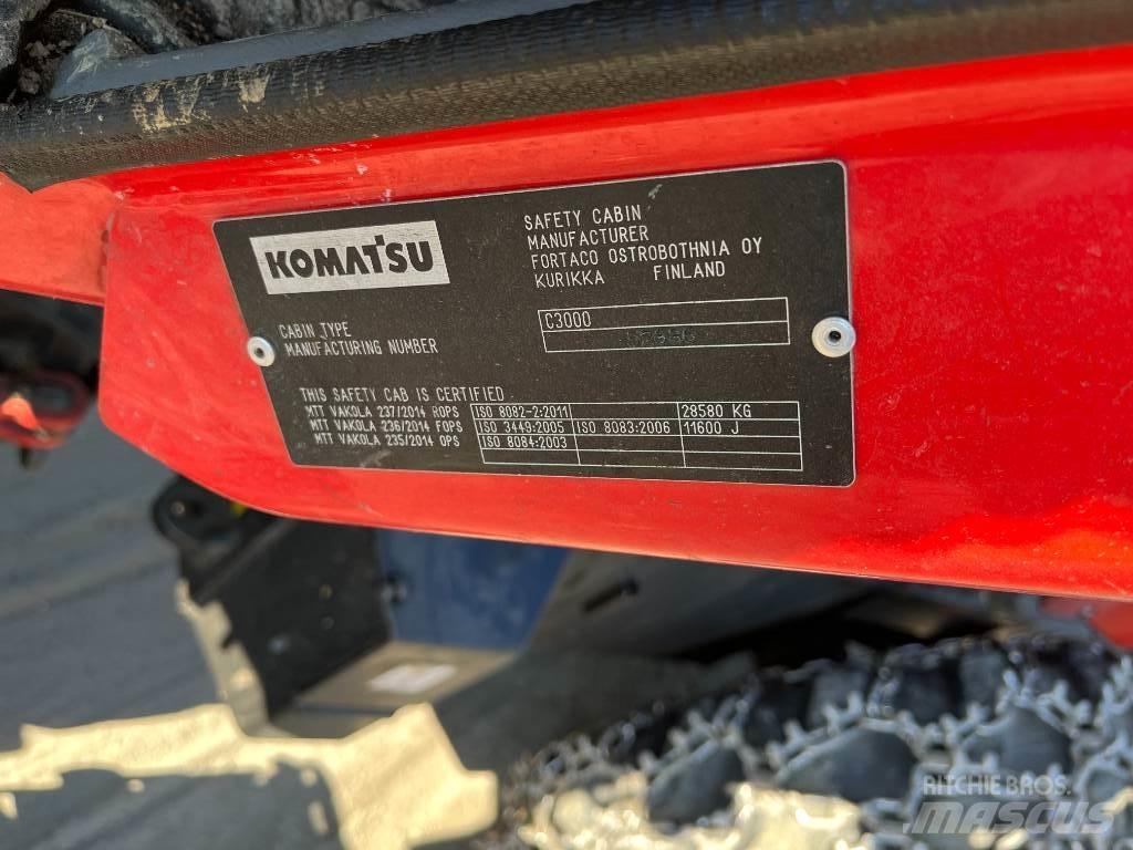 Komatsu 931 Betakarítók