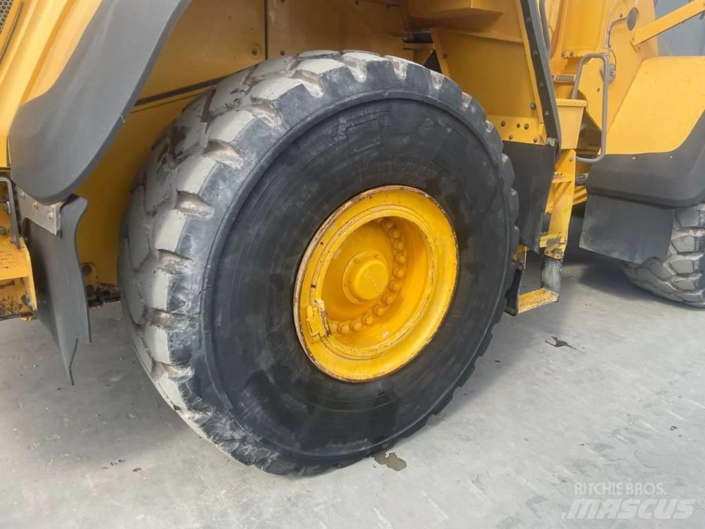 Volvo L180G Gumikerekes homlokrakodók