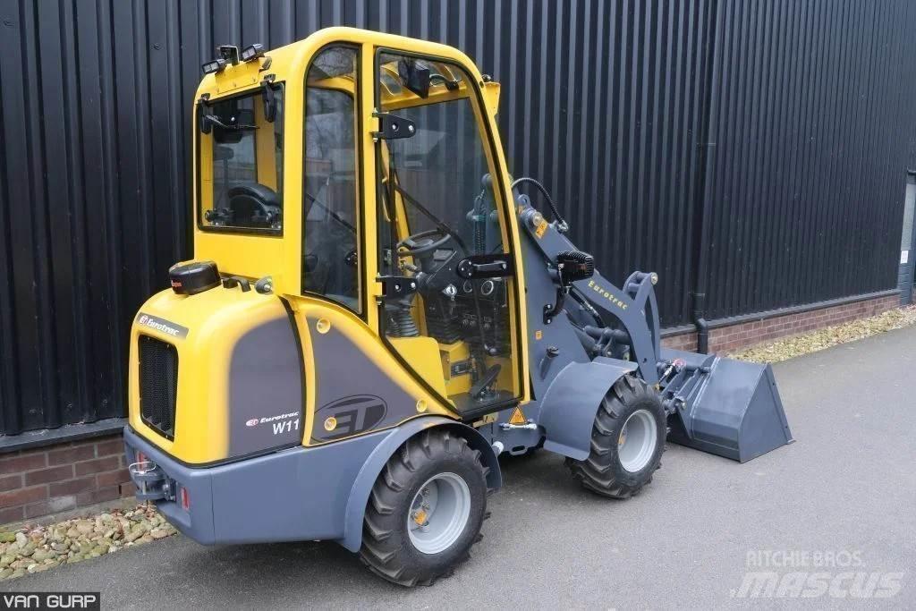 Eurotrac W11-C Gumikerekes homlokrakodók