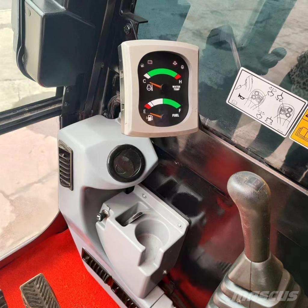 CAT 307E2 Teleszkópos gumikerekes rakodók
