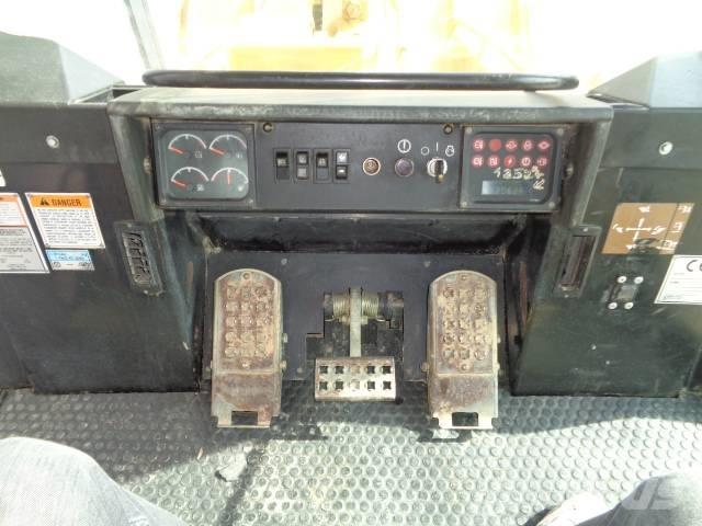 CAT 963 C Lánctalpas homlokrakodók
