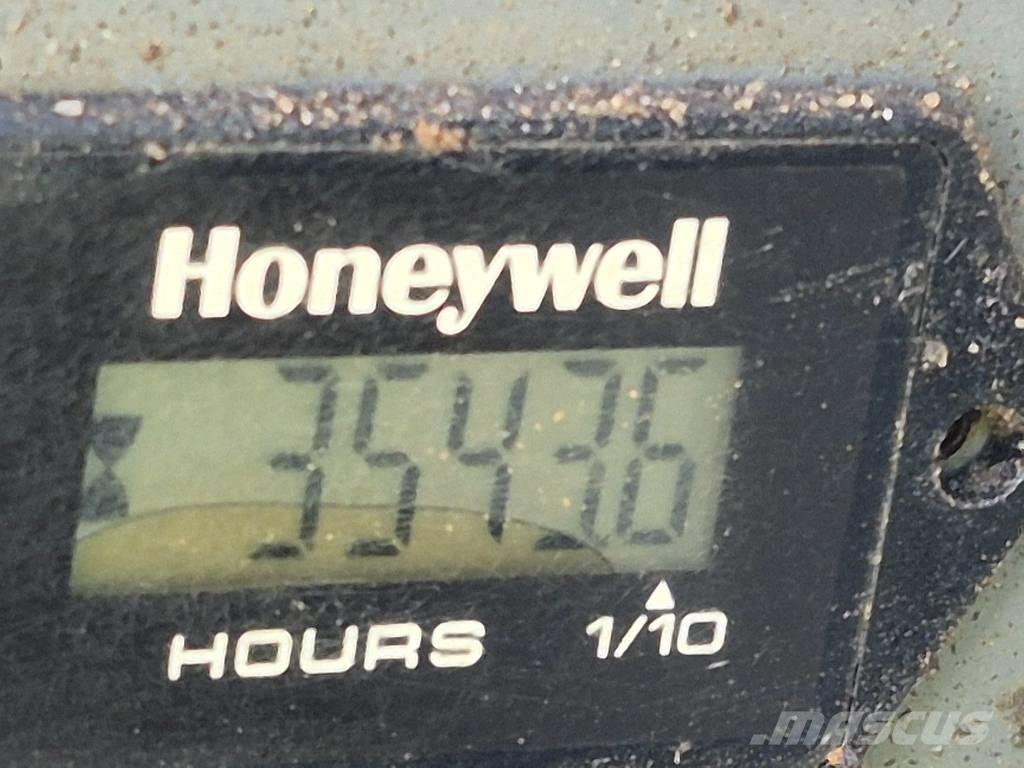 Takeuchi TB 250 Lánctalpas kotrók