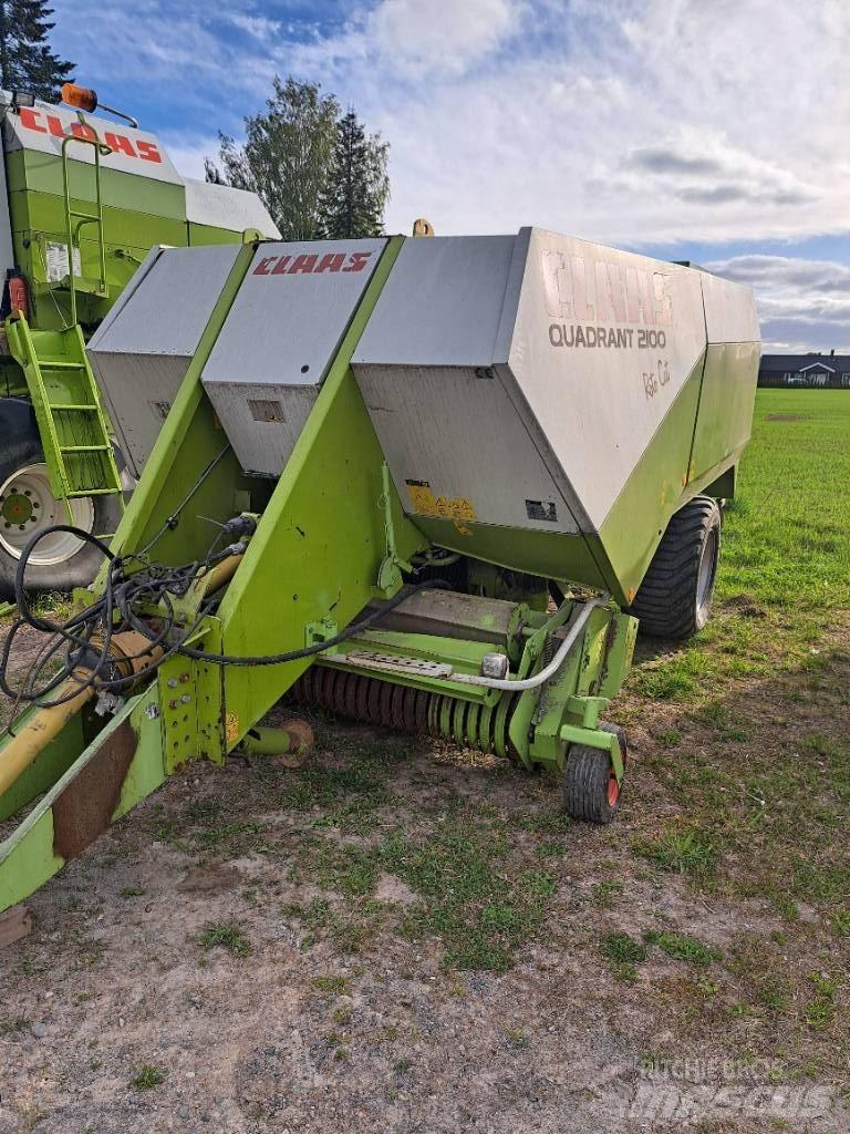 CLAAS 2100RC Szögletes bálázók