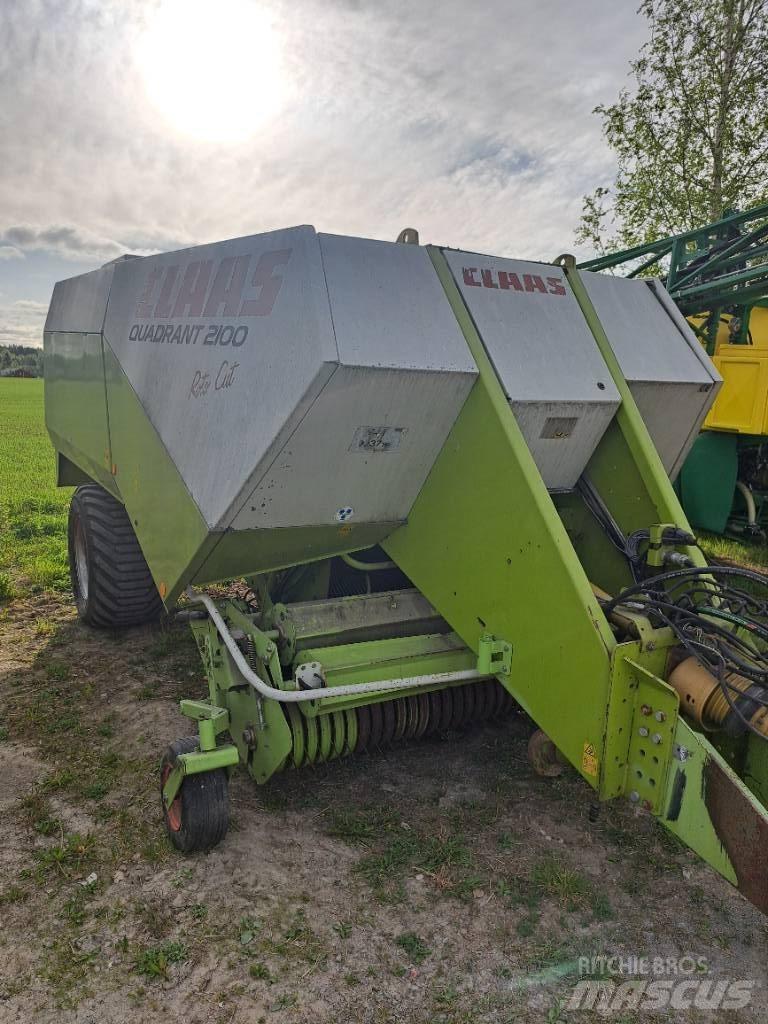 CLAAS 2100RC Szögletes bálázók