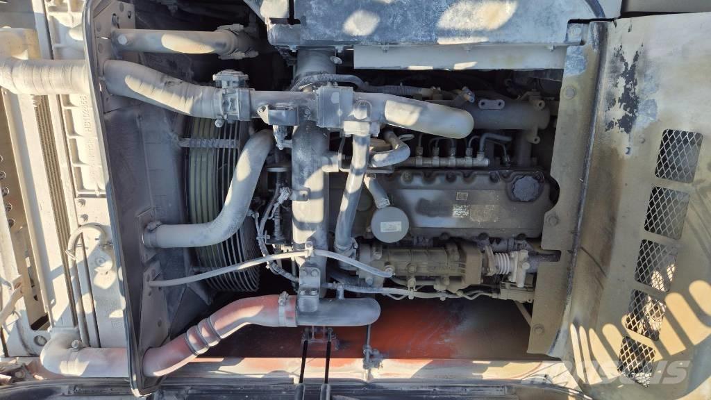 Doosan DX 210 W Gumikerekes kotrók