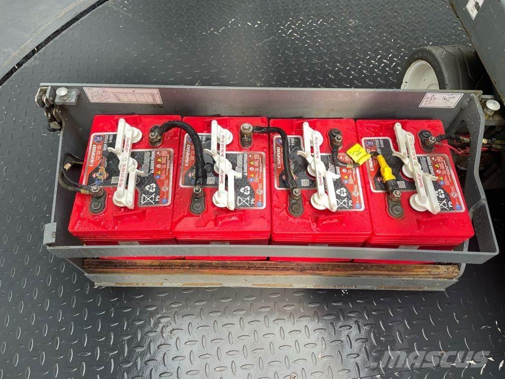 SkyJack SJ3219 Ollós emelők