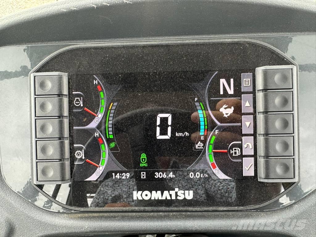 Komatsu WA 100 Gumikerekes homlokrakodók