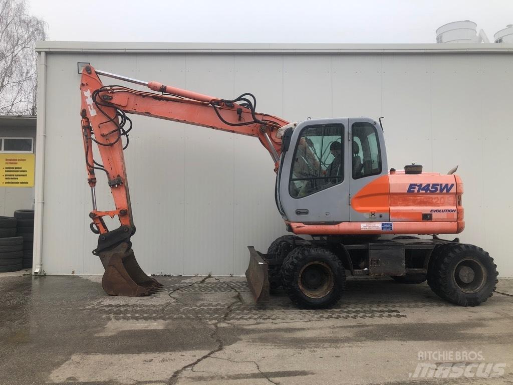 Fiat-Kobelco E 145 W Gumikerekes kotrók