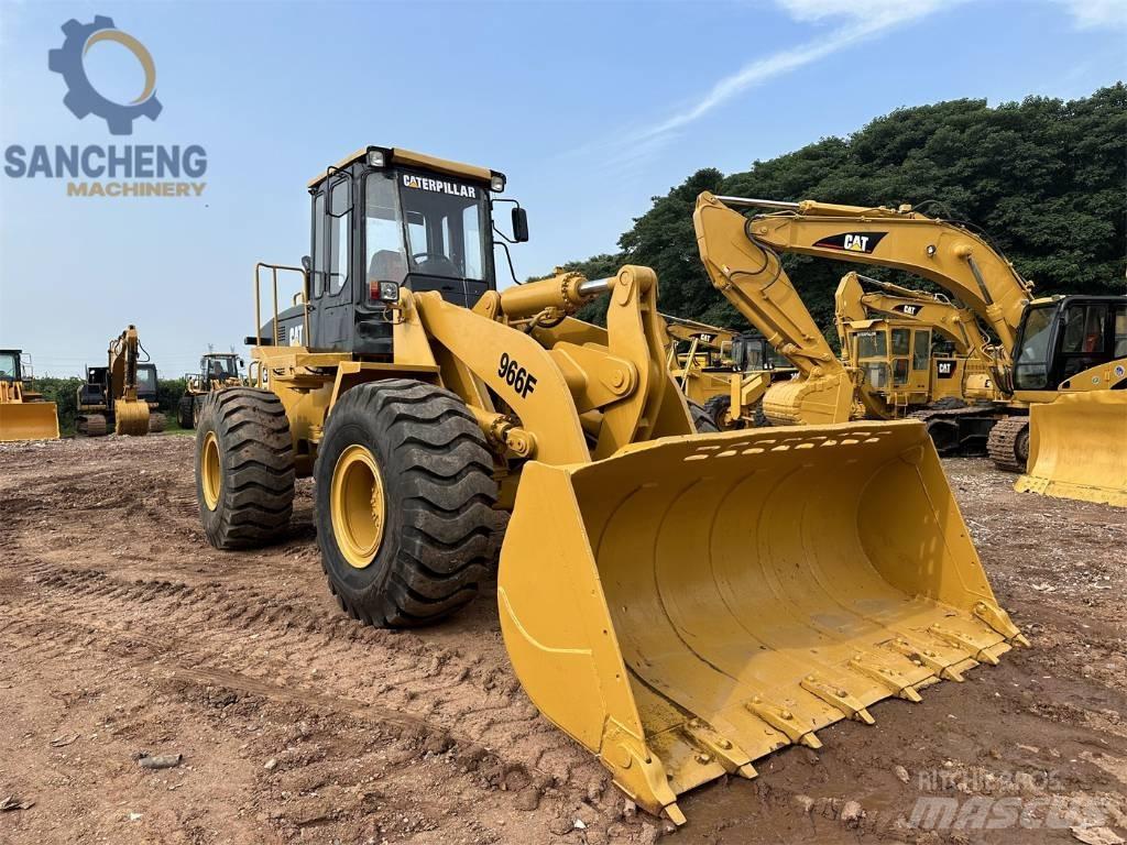 CAT 966F Gumikerekes homlokrakodók