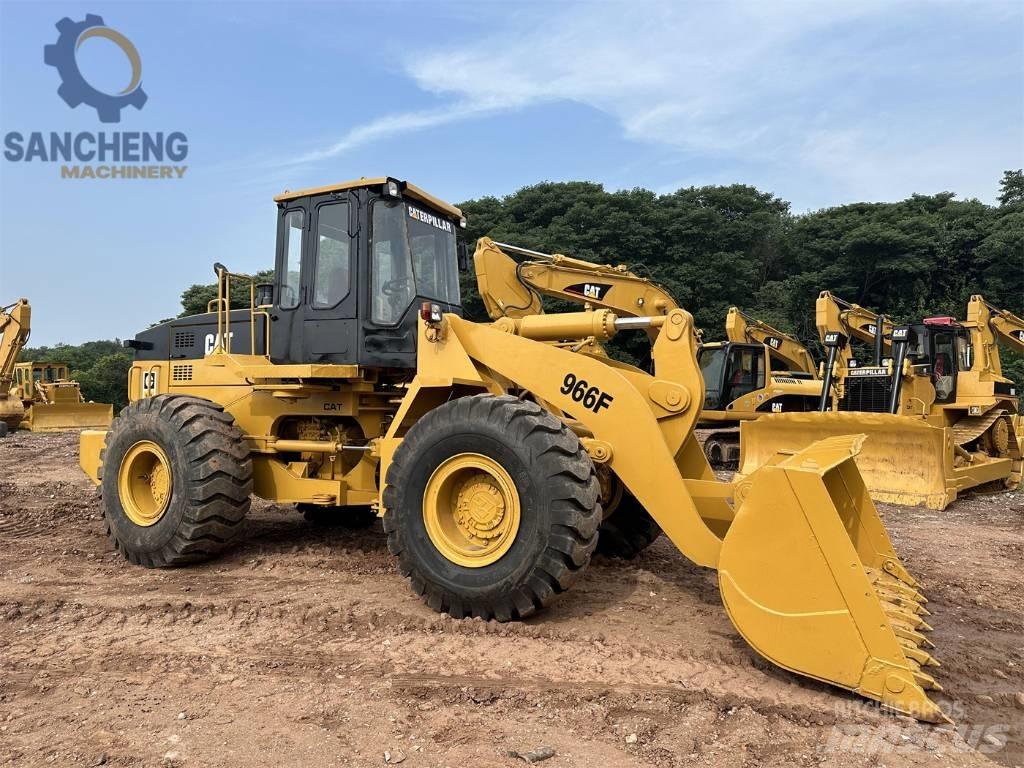 CAT 966F Gumikerekes homlokrakodók