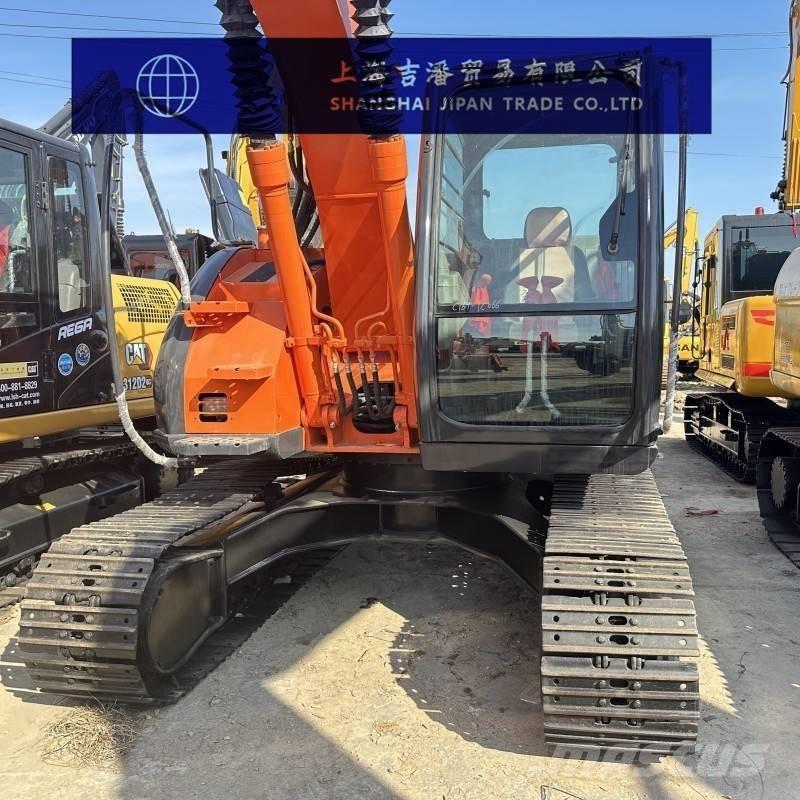 Hitachi ZX 135 Lánctalpas kotrók