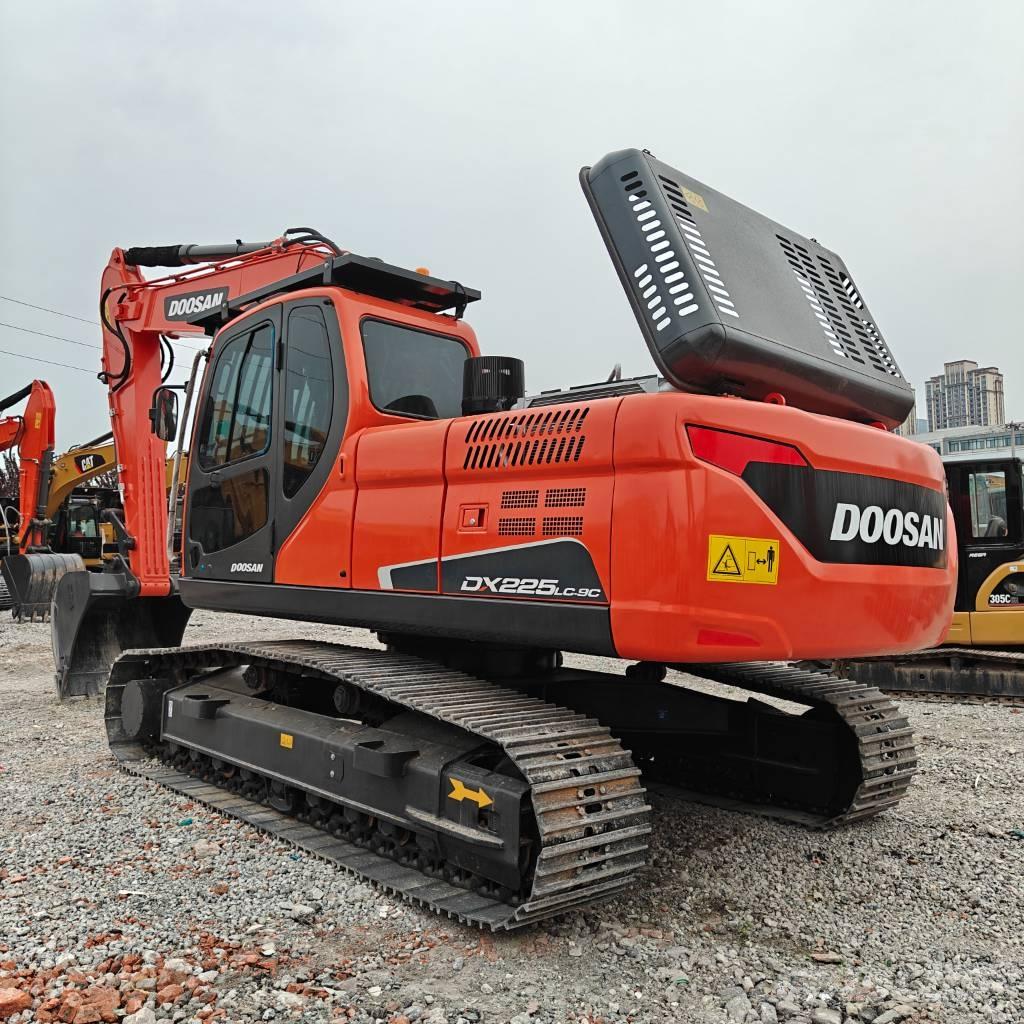 Doosan DX 225 LCA Lánctalpas kotrók
