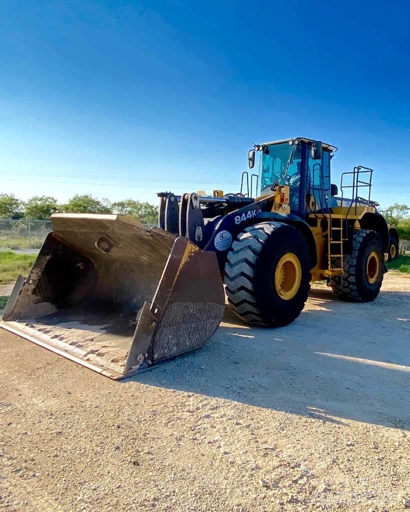 John Deere 844 K Gumikerekes homlokrakodók