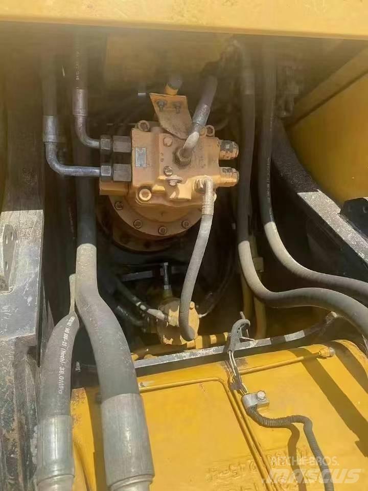 Sany SY 215 C Lánctalpas kotrók