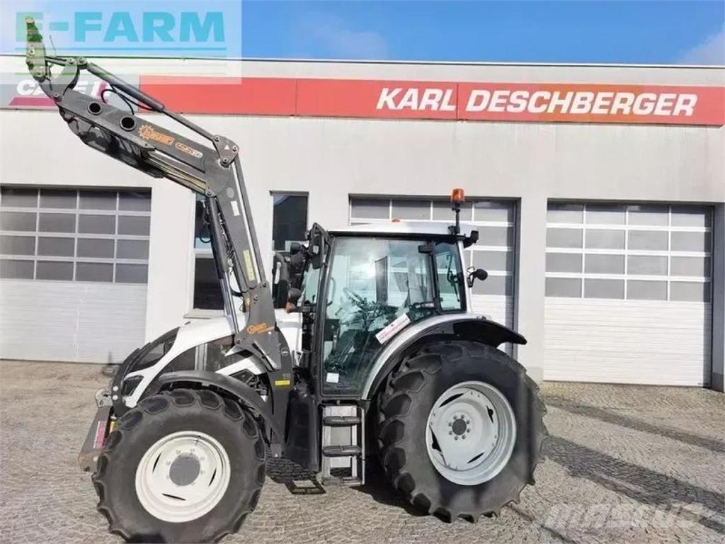 Valtra a 115 Traktorok