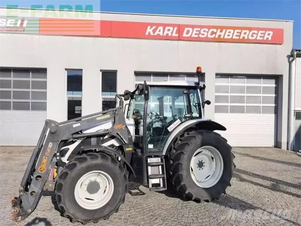 Valtra a 115 Traktorok