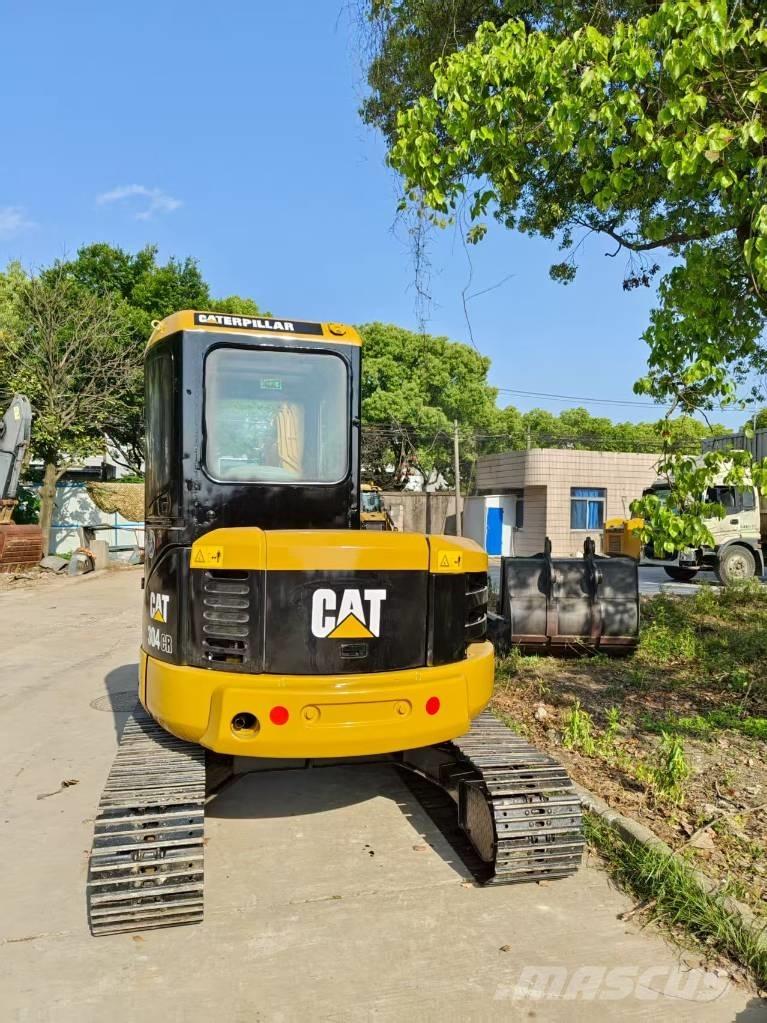 CAT 304 CR Mini kotrók < 7t