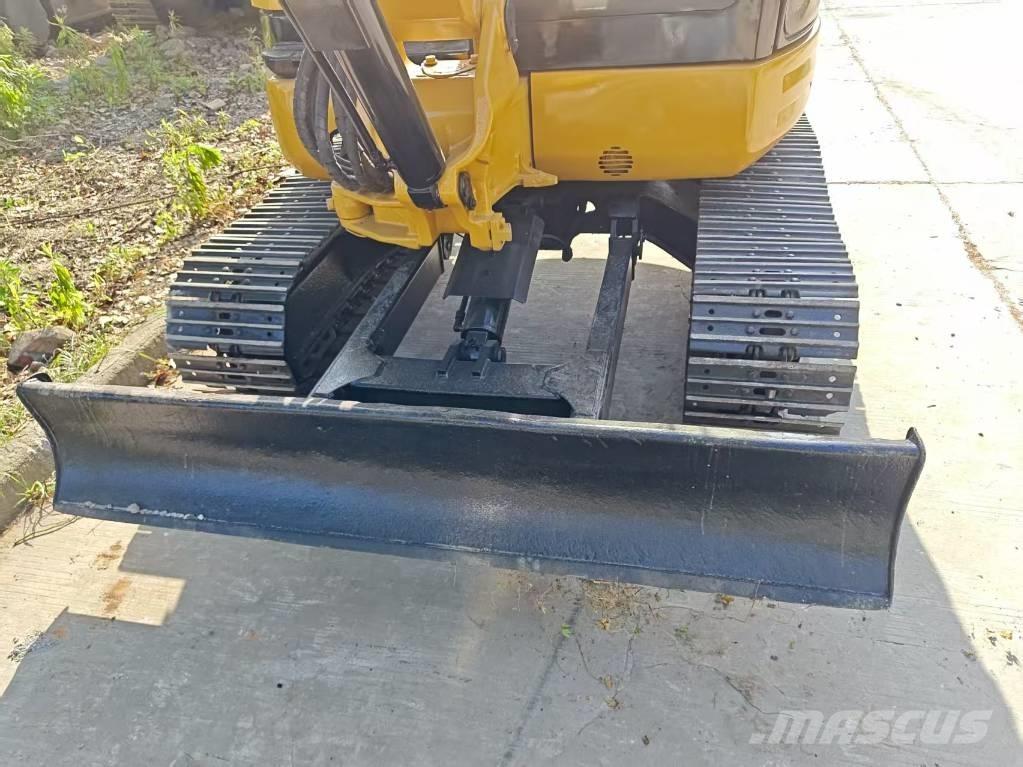 CAT 304 CR Mini kotrók < 7t