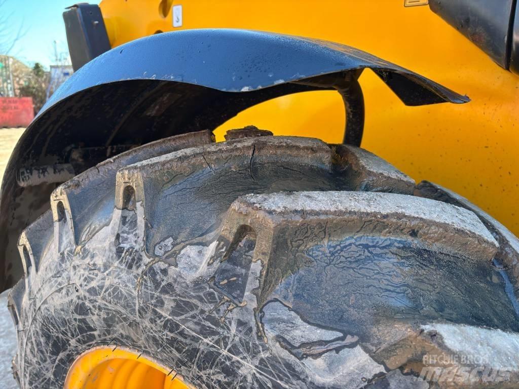 JCB 540-140 Hi Vis Teleszkópos rakodók