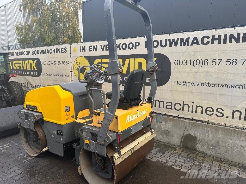 Dynapac CC 1200 Ikerdobos hengerek