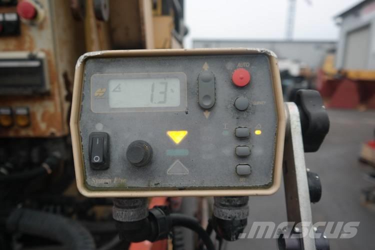 Dynapack F121 4WD Aszfalt terítõ gépek