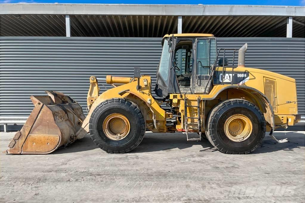CAT 966H Gumikerekes homlokrakodók