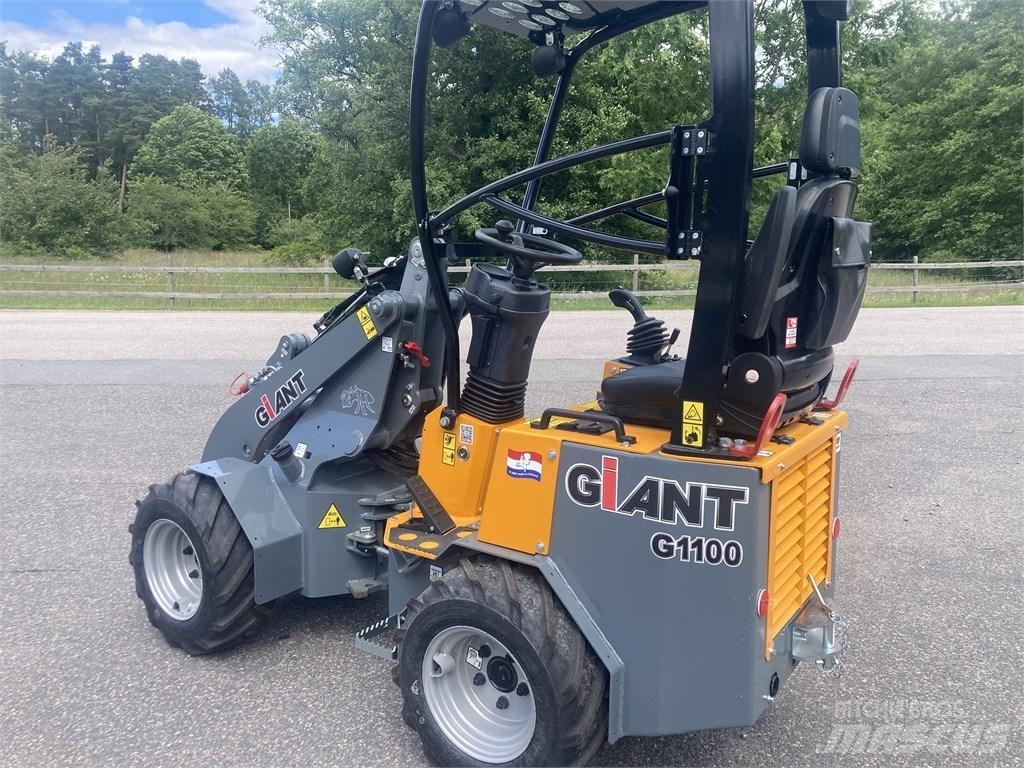 GiANT G1100 Univerzális rakodók
