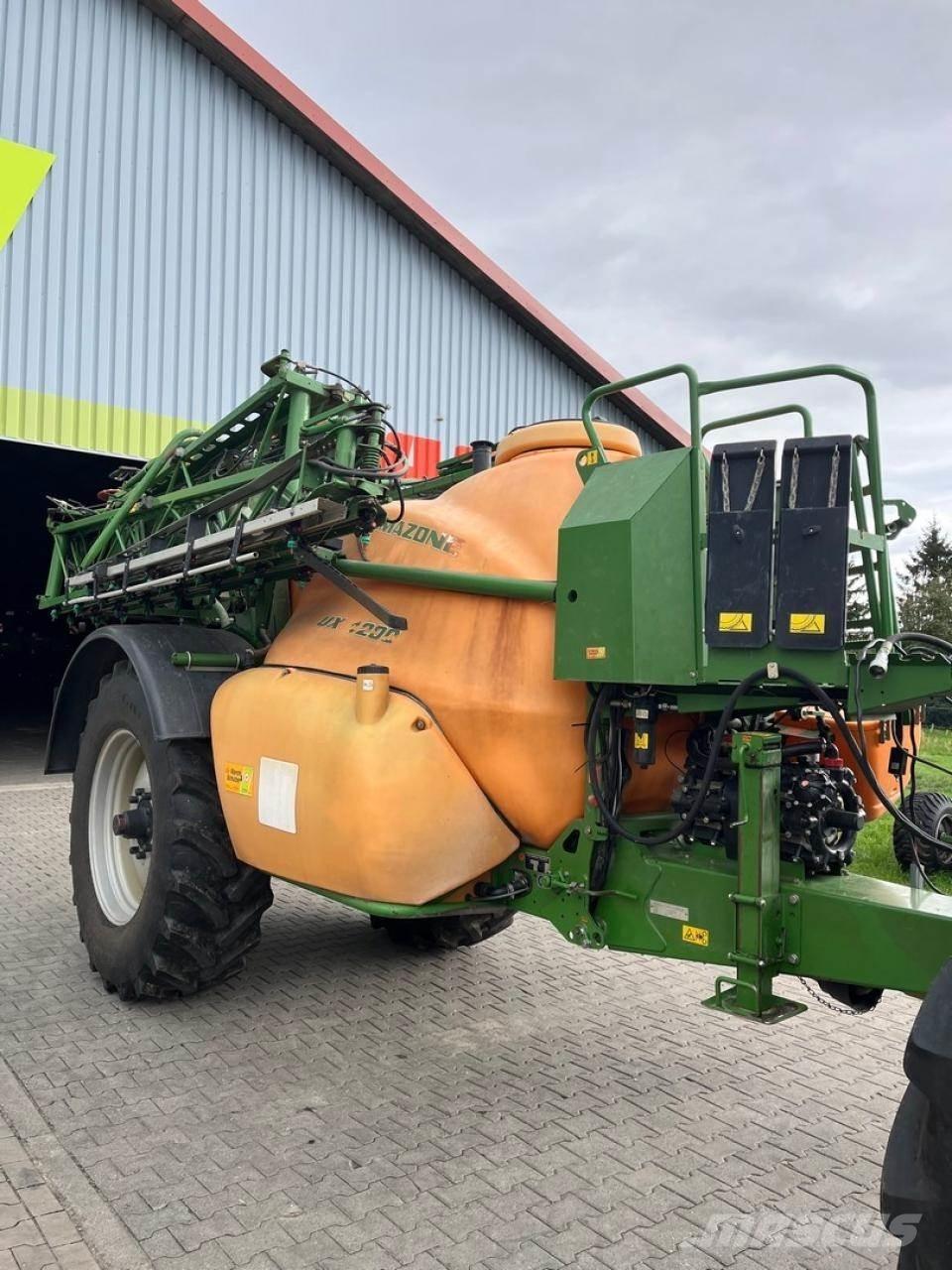 Amazone UX 4200 Vontatott trágyaszórók