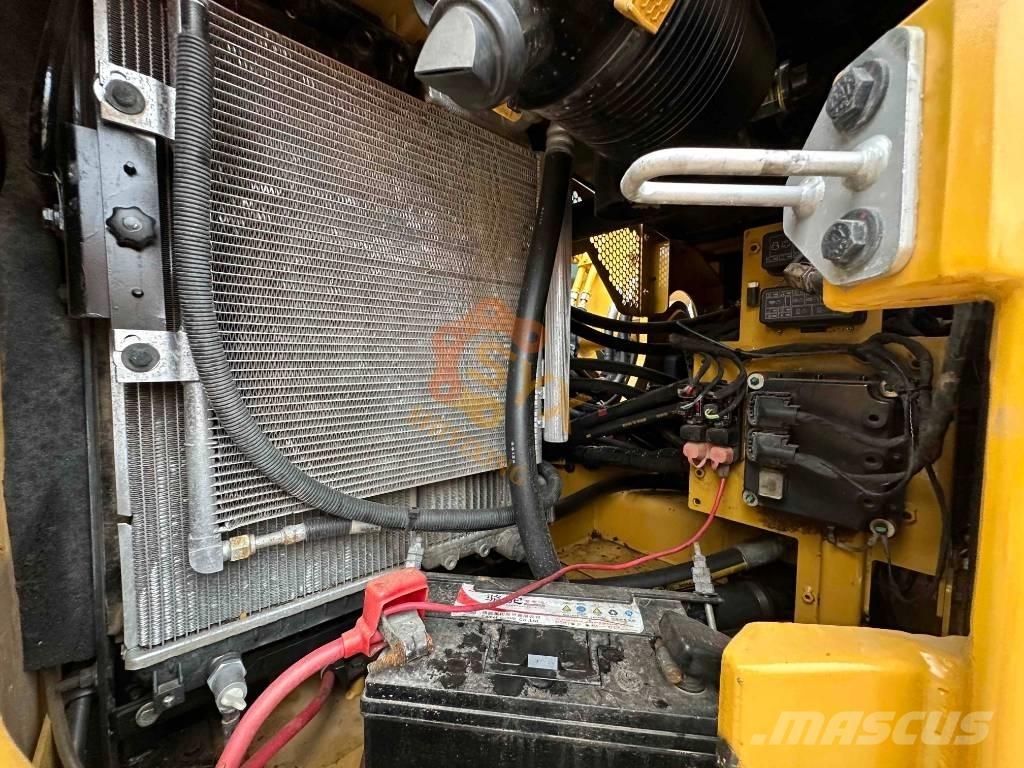 CAT 310 Lánctalpas kotrók