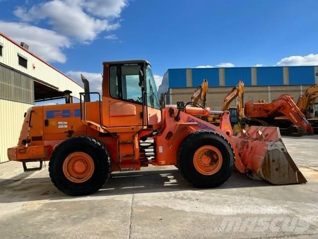 Fiat-Hitachi W170 Gumikerekes homlokrakodók