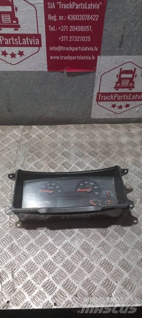 Volvo FH 12    21542184 Vezetőfülke és belső tartozékok
