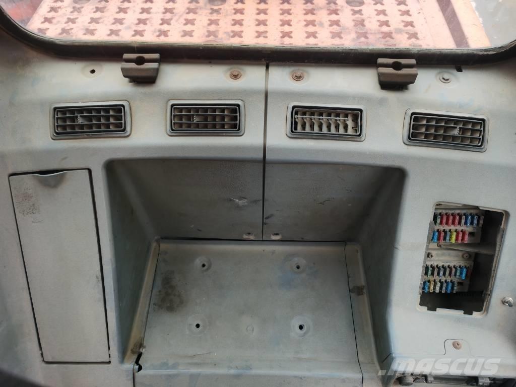 Doosan DX 300 LC--9C Lánctalpas kotrók