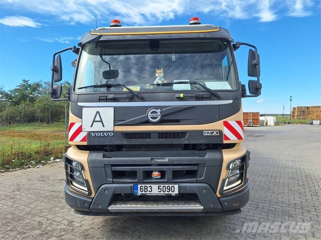Volvo FMX 380 6X2 Fülkés alváz