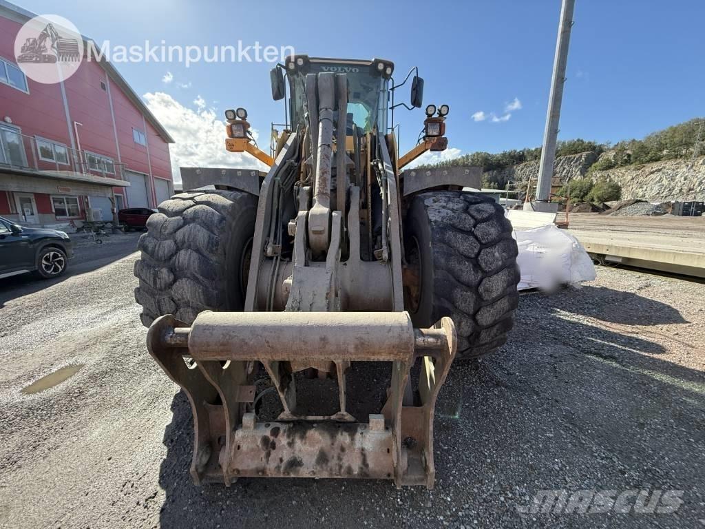 Volvo L 180 F Gumikerekes homlokrakodók