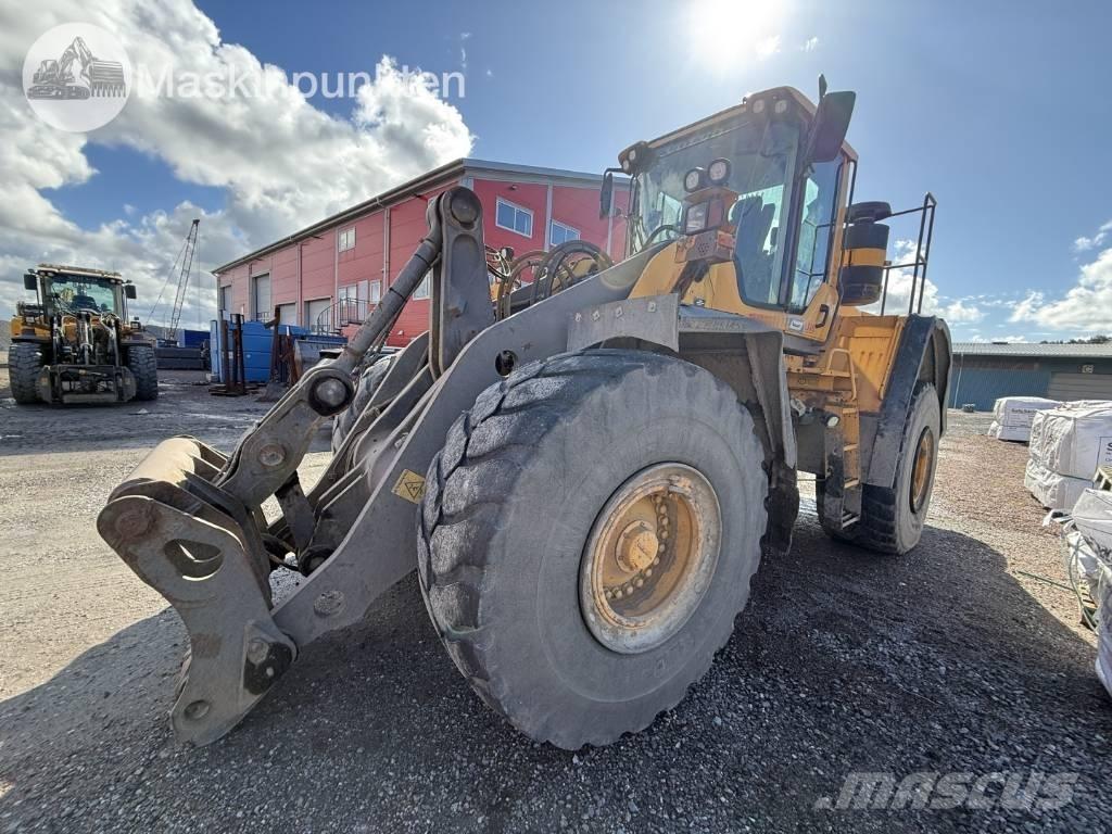 Volvo L 180 F Gumikerekes homlokrakodók