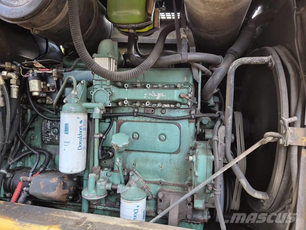 Volvo L 120 B Gumikerekes homlokrakodók