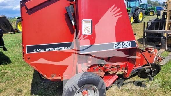 Case IH 8420 Körbálázók