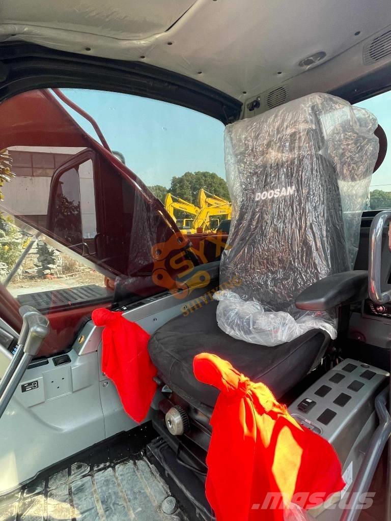 Doosan DX 225 LC Lánctalpas kotrók