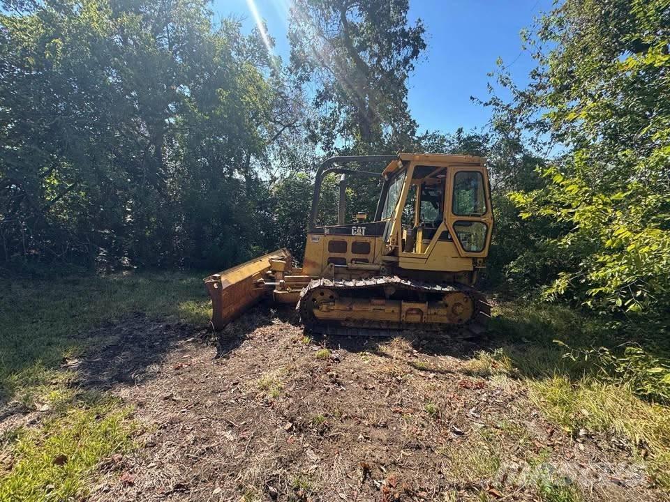 CAT D4C lánctalpas dózerek