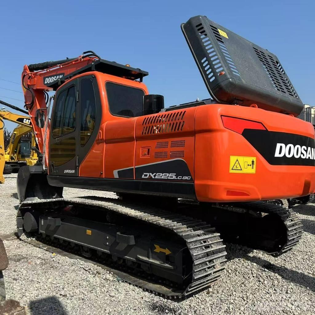 Doosan 225LC-9c Lánctalpas kotrók