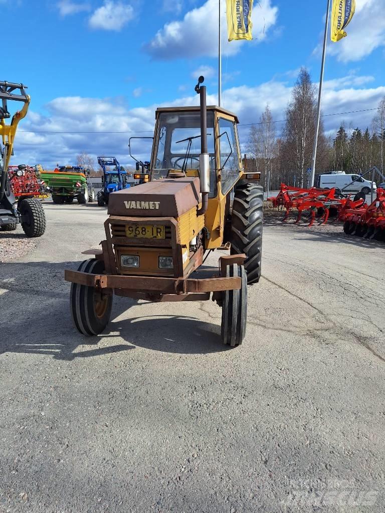 Valmet 702 Traktorok